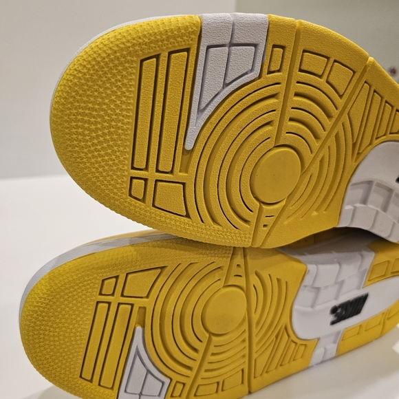 12M - 2017 Nike SB Air Force II Low x Supreme - Yellow - Brand New in OG Box - Picture 4 of 9